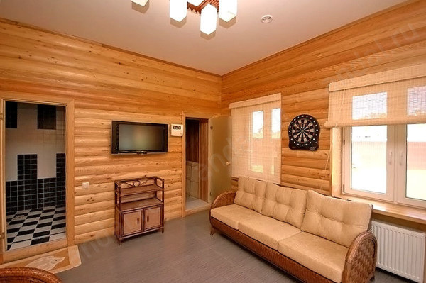 Для внутренней отделки блок хаусом следует выбирать лиственные породы древесины