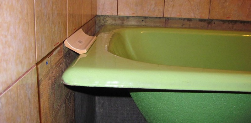 Чем заделать щель между ванной и стеной: рассмотрим варианты для щелей .